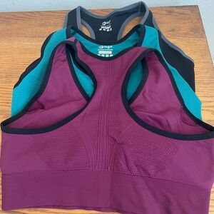 IUGA 3 women’s sports bras in like new condition